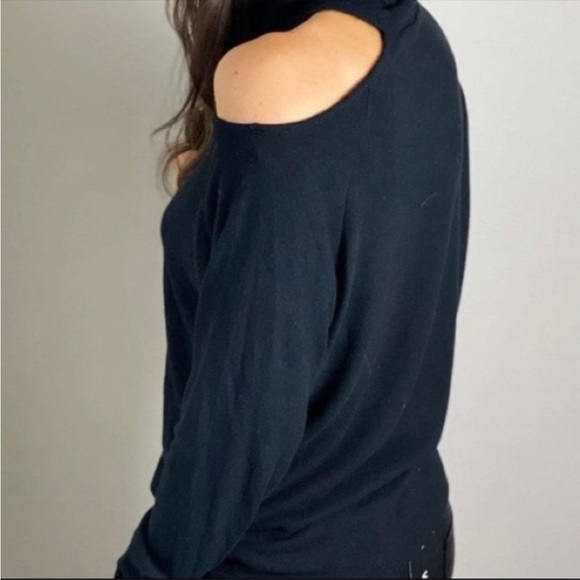 Vintage Havana Cutout Turtleneck Top - Picture 2 of 12